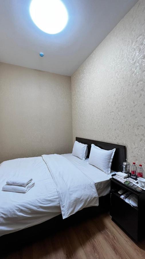 Hayot Hostel Tasken Kültér fotó